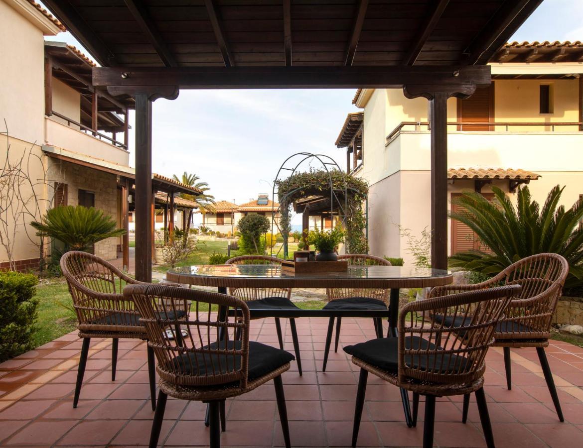 Porto Thea Alexandra Shared Pool Villa, 阿菲托斯 外观 照片